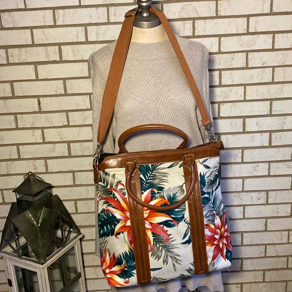 Sole Society / Tote - Jungle print, brown straps.